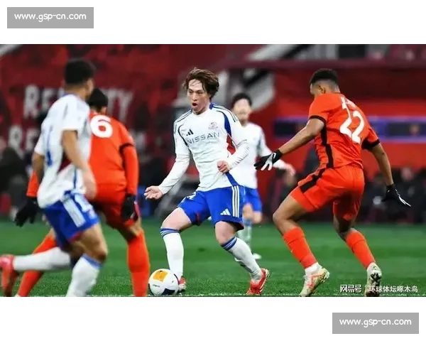 鹿岛鹿角迎战横滨水手展开激烈对决 决胜时刻谁能脱颖而出