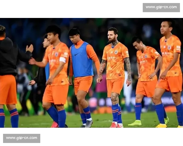 山东鲁能迎战河南建业联赛焦点之战胜负走向引关注主场士气与阵容博弈成看点